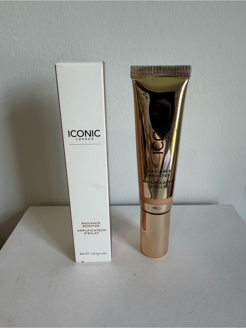 Iconic London Radiance Booster in Champagne Glow